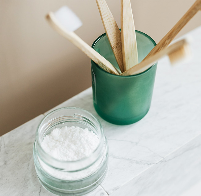 DIY Mouthwash and Tooth Powder - Natural Recipes for Healthy Teeth and Gums 